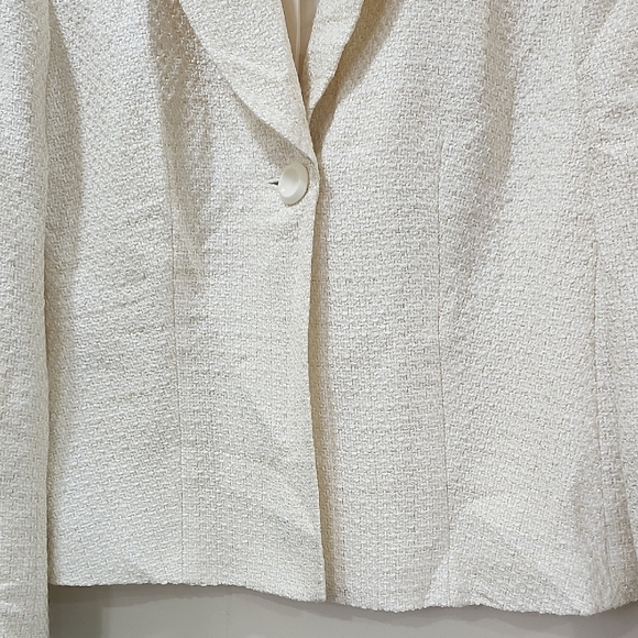 NWT Clasic Chic Cream Women's Blazer - Picture 4 of 8